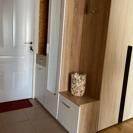 Amartman Primo U - Elenite Apartament Święty Włas